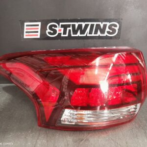 2015 Mitsubishi Outlander Left Taillight Zk-Zl 04/15-07/21 323079