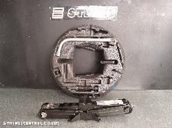 2016 Audi A4 Jack Tool Kit B9 8W 10/15- 319849