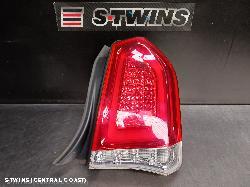 2018 Chrysler 300C Right Taillight Lx2 Red Insert Type 01/15-12/21 250534