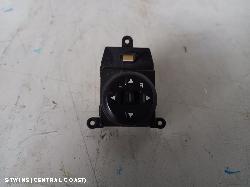 2016 Kia Rio Pwr Dr Wind Switch Rh Front (Mirror Switch) Ub 5Dr Hatch/4Dr Sedan Non Power Fold Type 08/11-11/16 330181