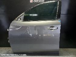 2019 Nissan Pathfinder Left Front Door R52 Non Chrome Mould Type 06/13-04/21 271171