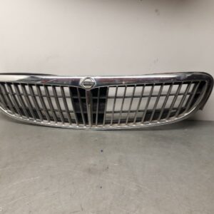 2002 Nissan Maxima Grille A33 12/99-11/03 45821