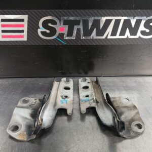 2009 Mazda Bt50 Bonnet Hinge Strut Hinges (Pair) Un 11/06-09/11 190643