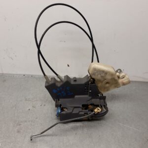 2004 Nissan Elgrand Door Boot Gate Lock Right Front Door Lock E51 05/02-12/10 48722