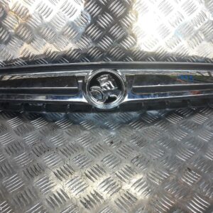 2012 Holden Captiva Grille Radiator Grille (Upper) Cg Captiva 5 (4Th Vin = D) 01/11-09/15 70977