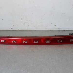 2006 Hyundai Grandeur Rear Garnish Tailgate Garnish (Centre) Tg 02/06-06/10 53901