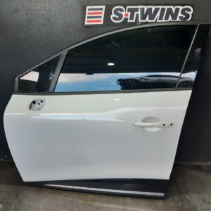 2017 Renault Clio Left Front Door X98 09/13-10/19 352861