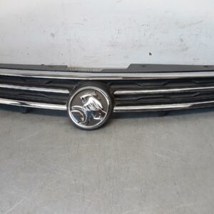 2015 Holden Cruze Grille Radiator Grille (Upper) Jh Black/Chrome 01/15-01/17 32933